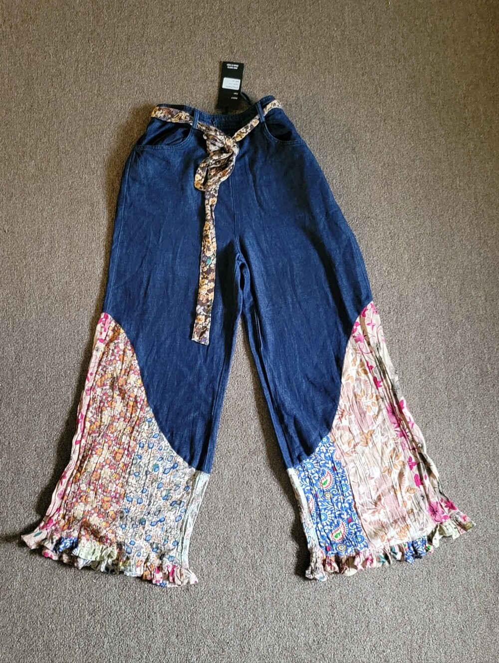 NWT Womens Size M BOHO Floral Patchwork Belted Wide Leg Flair Jeans